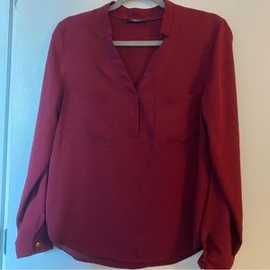 Nine West V Neck Utility Blouse in medium. Excellent condition!